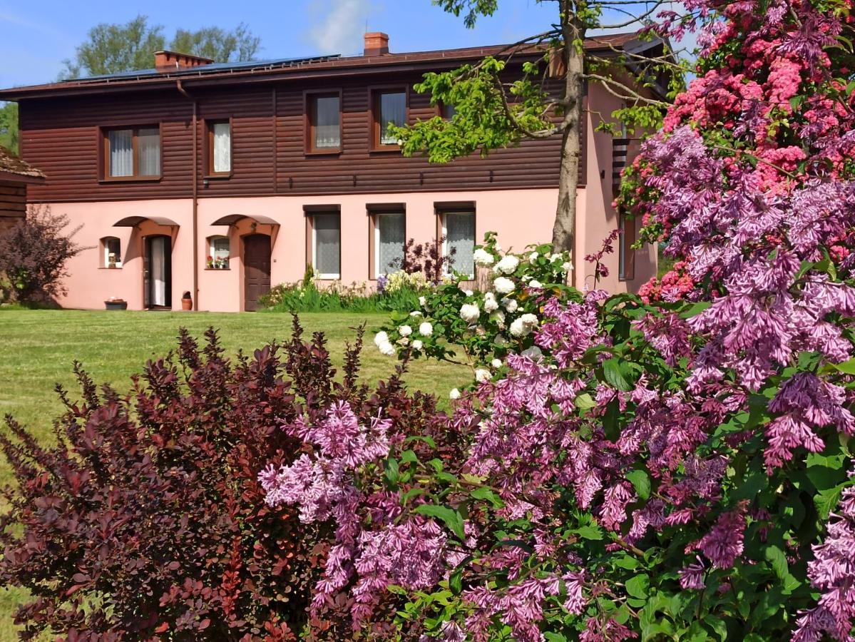 Dom Goscinny Przy Jeziorze Gardna Wielka Esterno foto