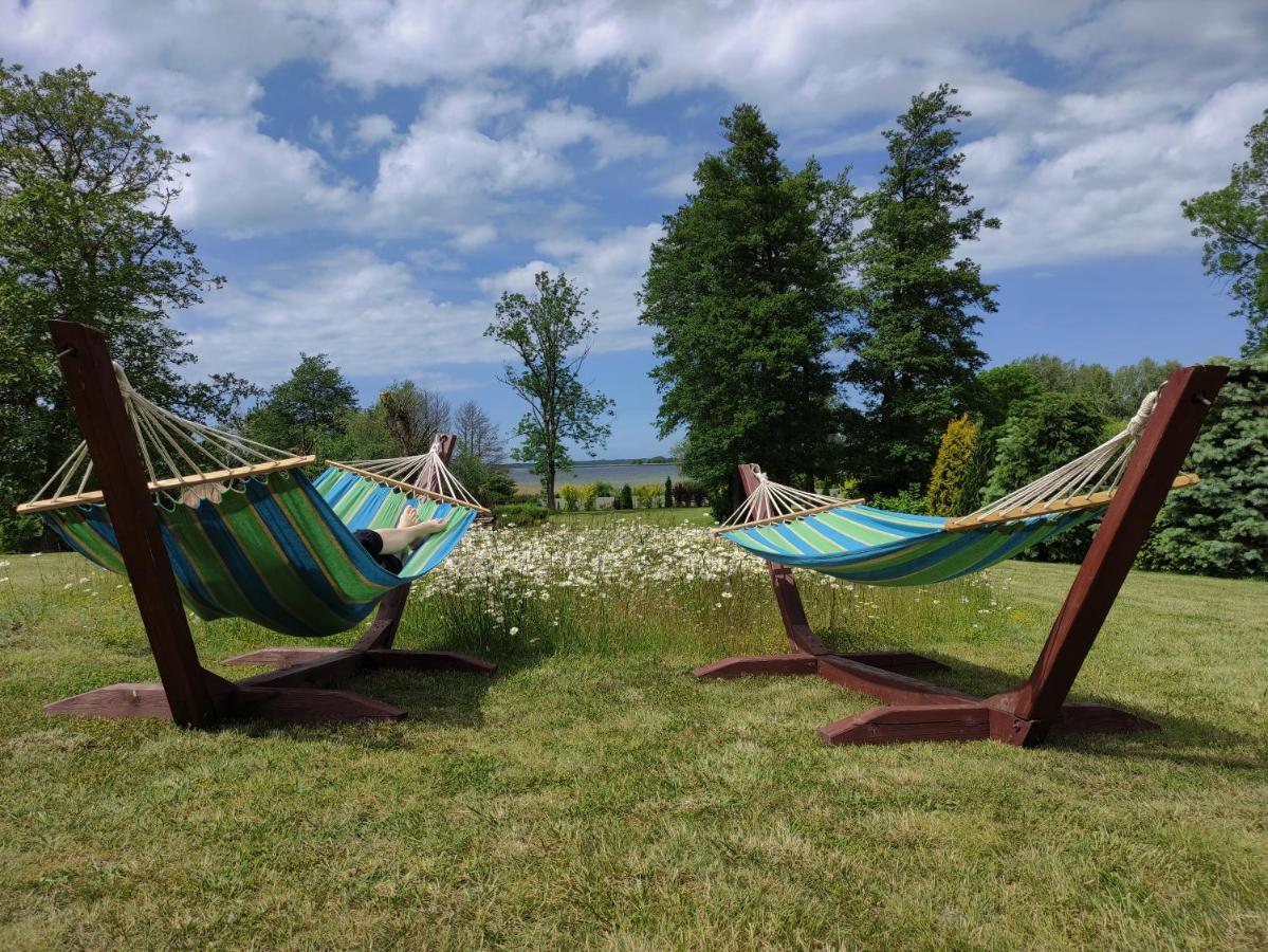 Dom Goscinny Przy Jeziorze Gardna Wielka Esterno foto