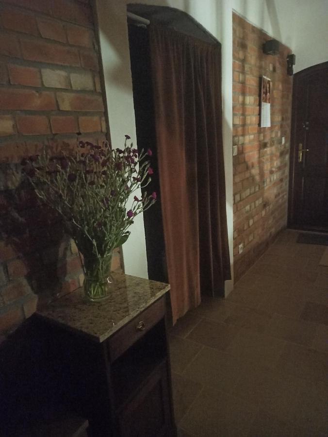Dom Goscinny Przy Jeziorze Gardna Wielka Esterno foto