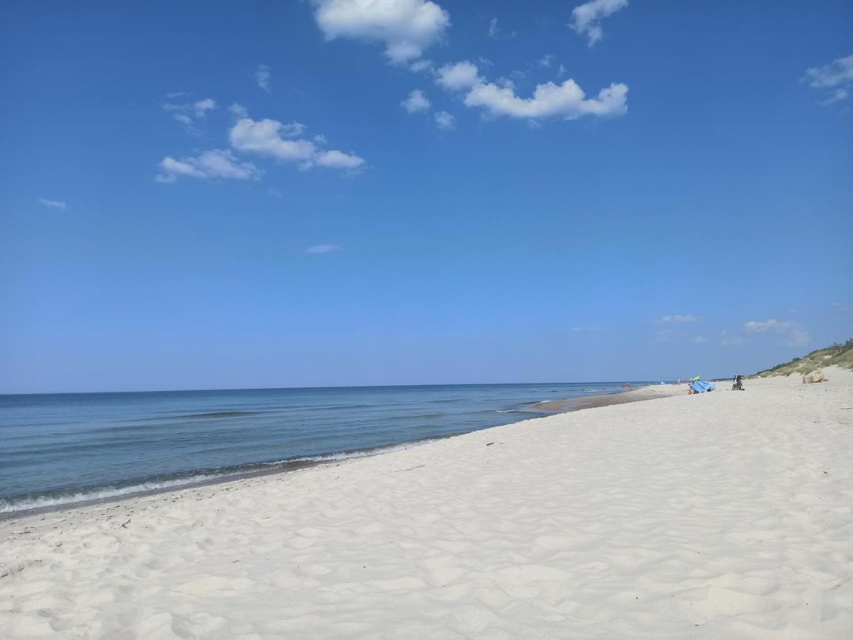 Dom Goscinny Przy Jeziorze Gardna Wielka Esterno foto